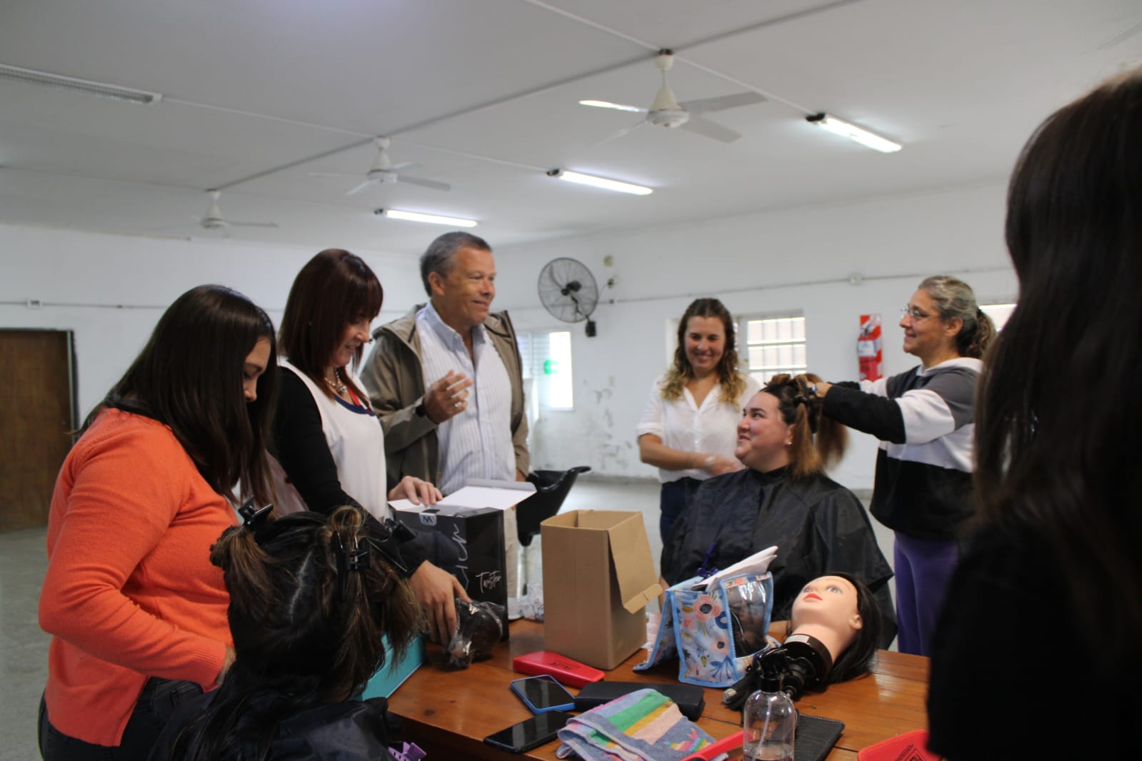Entregaron equipamiento para fortalecer la formación en la Escuela Municipal de Oficios